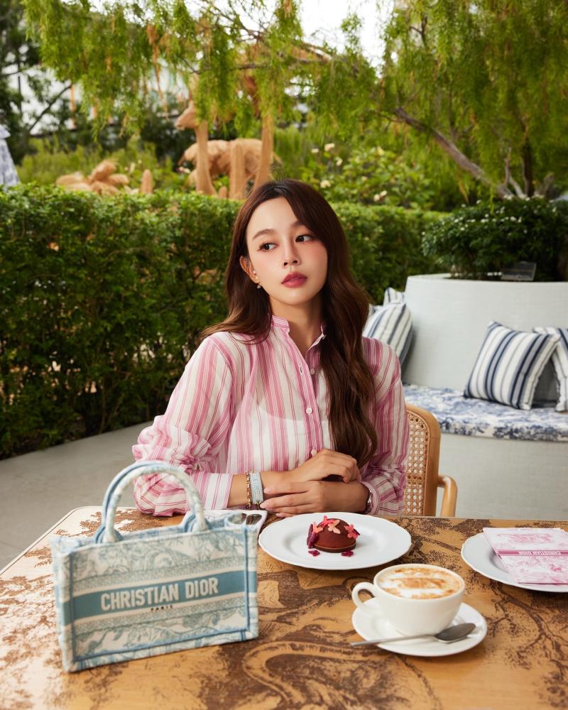 2025 Dior Dioriviera Long Blouse بلوزة ديور يوريفيرا طويله بطبعات وردي
