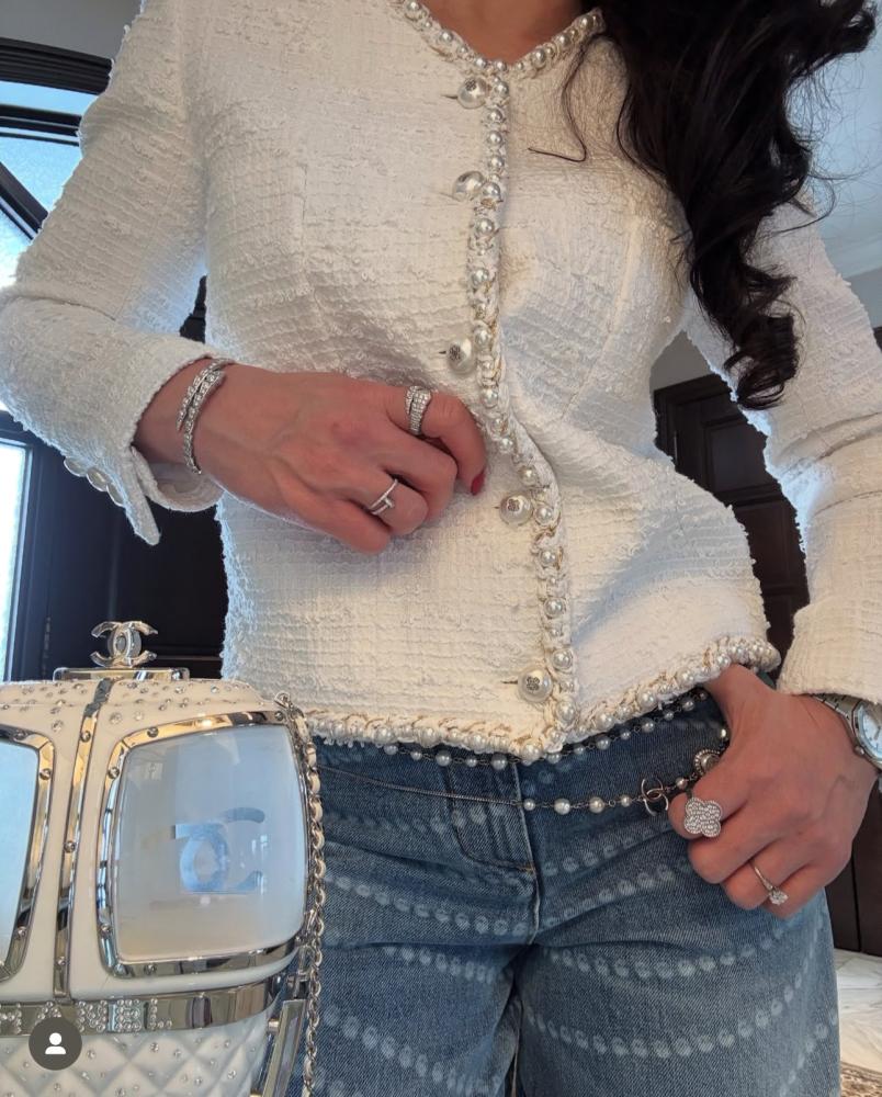 2025 Chanel white pearls tweed jacket جاكيت شانيل تويد أبيض لؤلؤي
