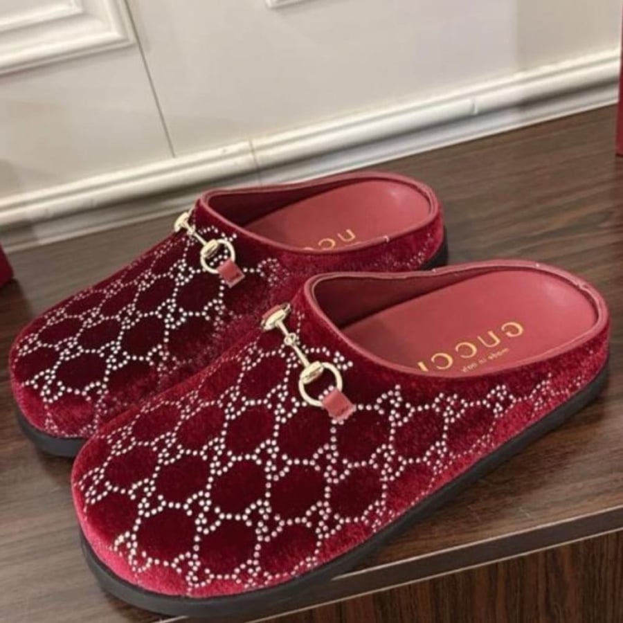 GUCCI Horsebit mules burgundy Velvet 2026 حذاء غوتشي مخمل برغندي GG