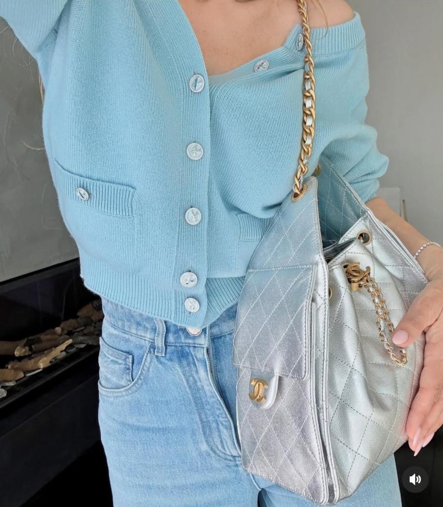 Chanel blue black lines cashmere cardigan شانيل  كارديجان كشمير أزرق