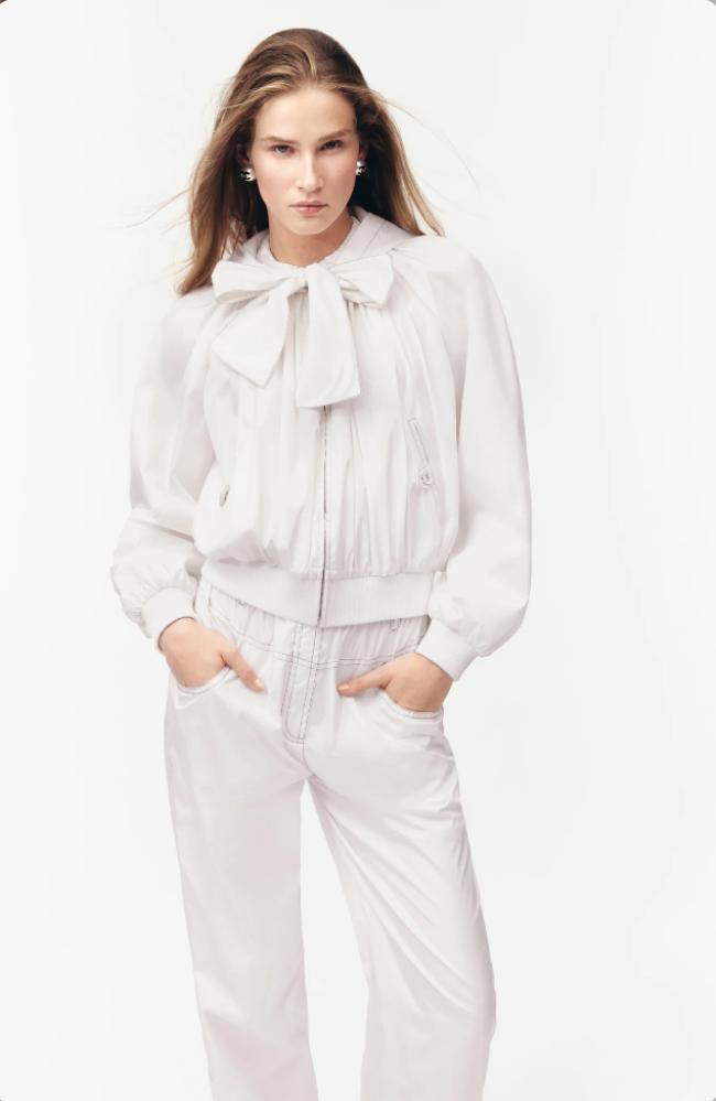 CHANEL WHITE TAFFETA PANTS COCO PEACH 2025 بنطلون شانيل أبيض كوكو بيتش