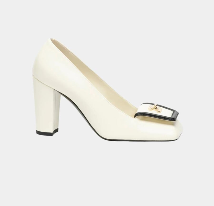 2026 Chanel black white Pumps حذاء شانيل بكعب عال جلد ابيض اسود