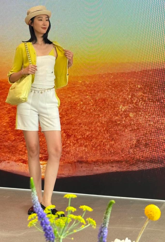 كارديغان شانيل كروز 2025 أصفر, أبيض CHANEL CRUISE 2025 YELLOW CARDIGAN