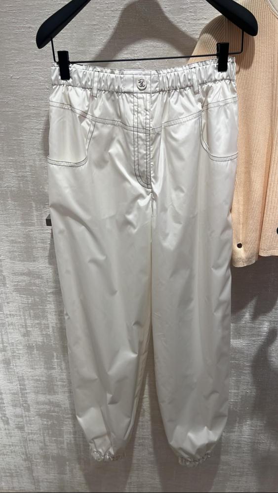 CHANEL WHITE TAFFETA PANTS COCO PEACH 2025 بنطلون شانيل أبيض كوكو بيتش