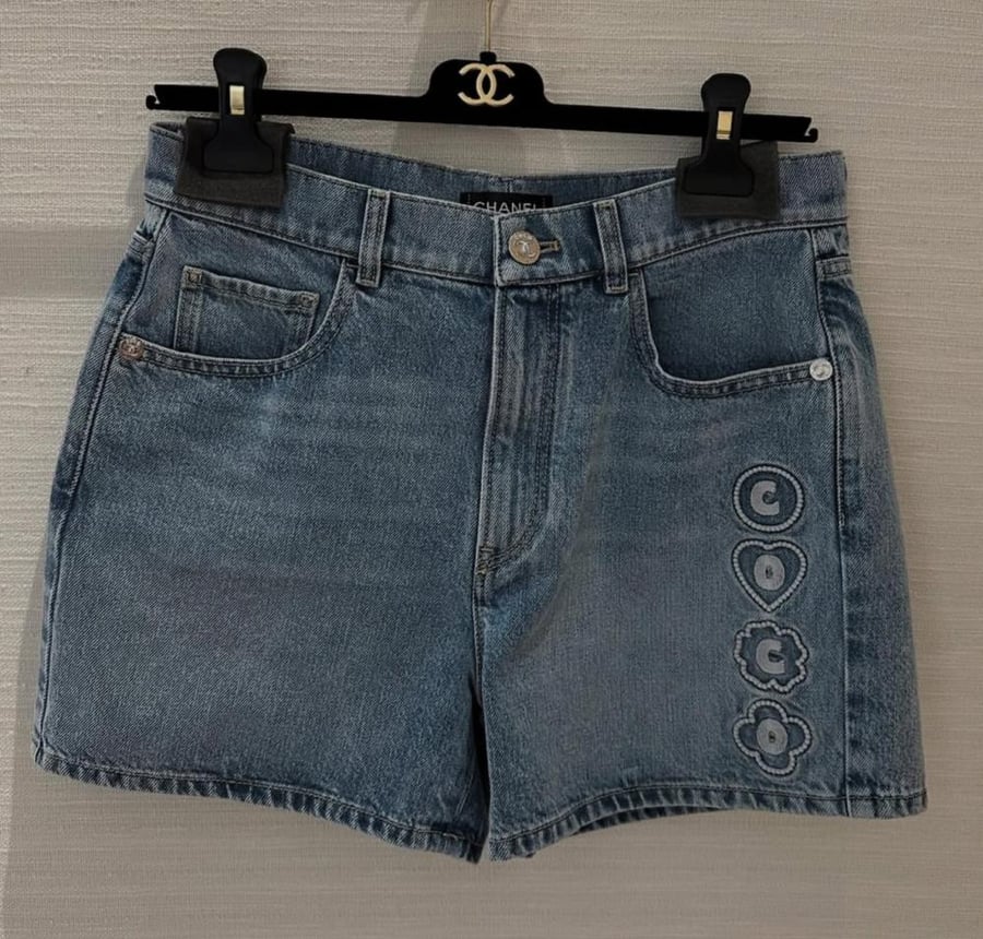 شورت شانيل دينم  شاطئ كوكو بيتش أزرق 2025 Chanel Coco Beach shorts