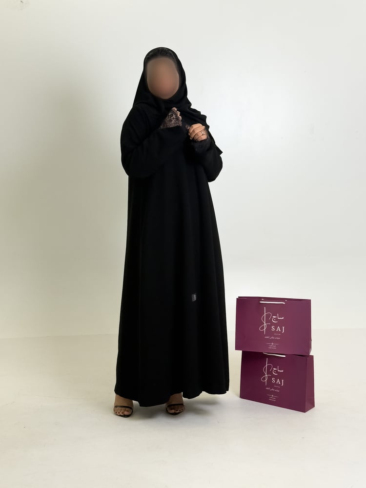 عباية بـ اكمام دانتيل