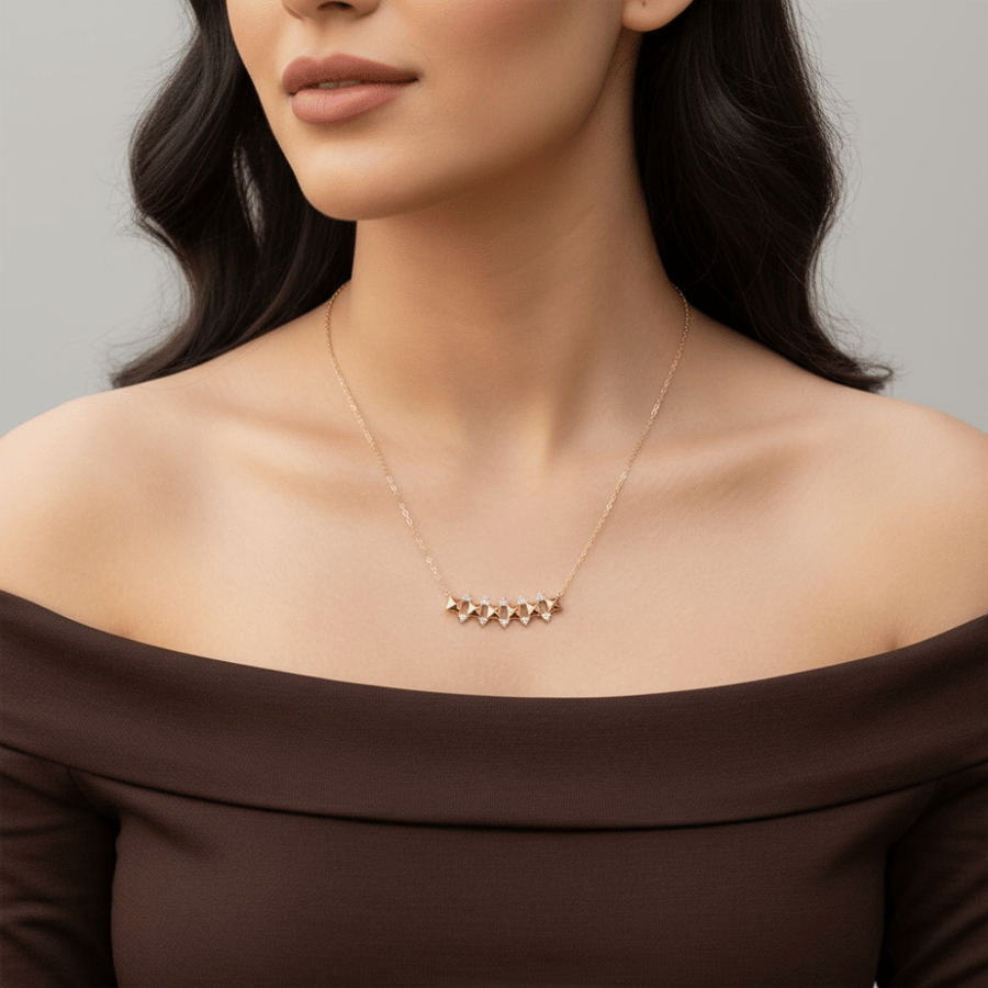 18-karat gold necklace, weighing 1.26 grams
