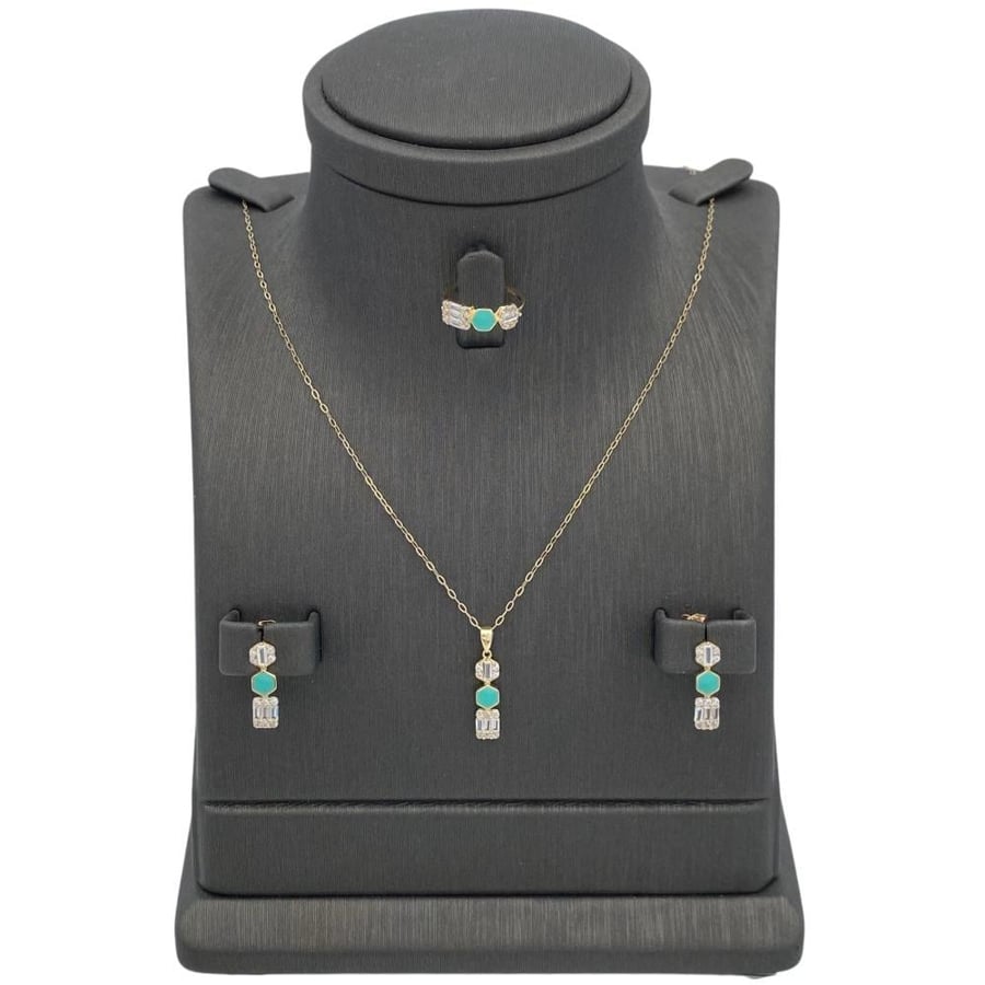 Half a set of children's gold jewelry, 18 karat, weighing 3.45 grams