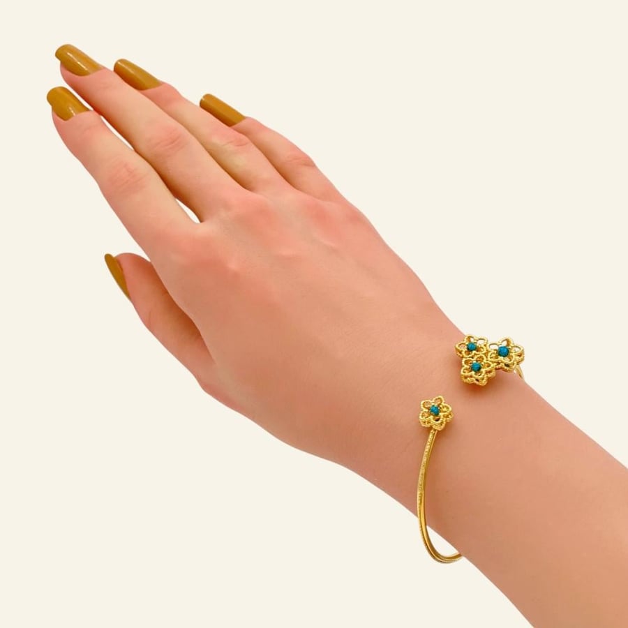 18-karat gold bracelet, weight 9.84 grams