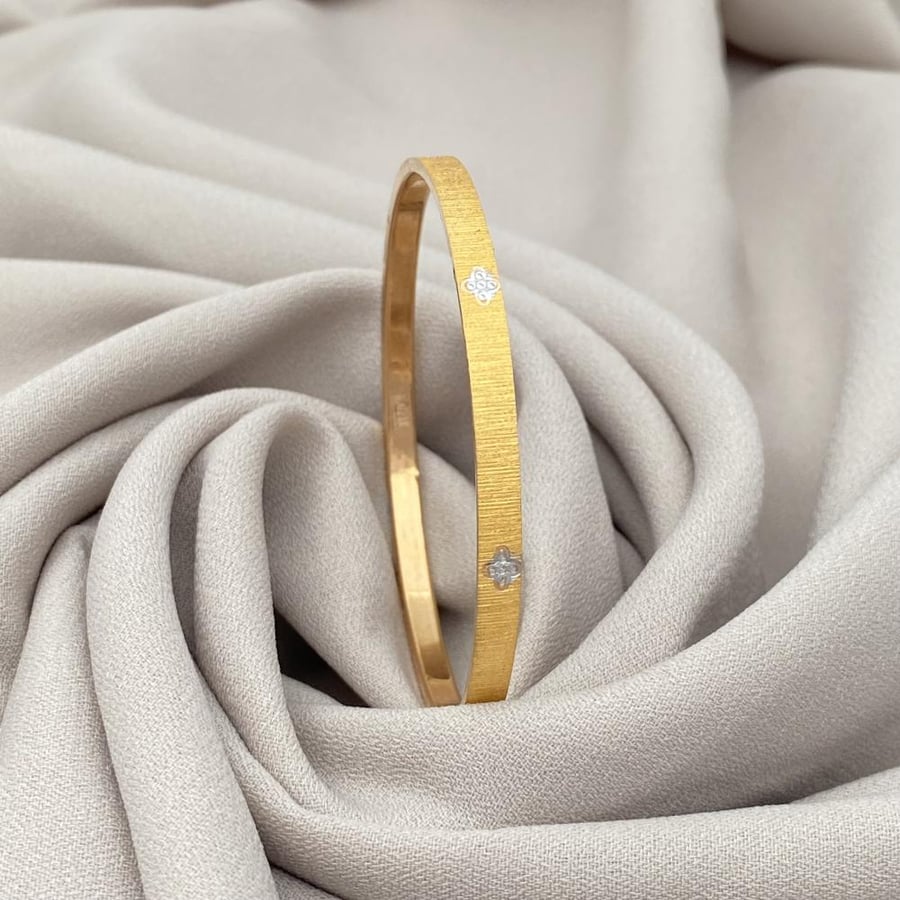 غويشه ذهب عيار 21 الوزن 7.31 جرام