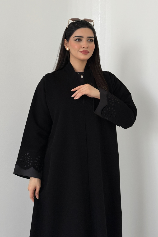 عباية سرميك سوداء سادة – نص كلوش