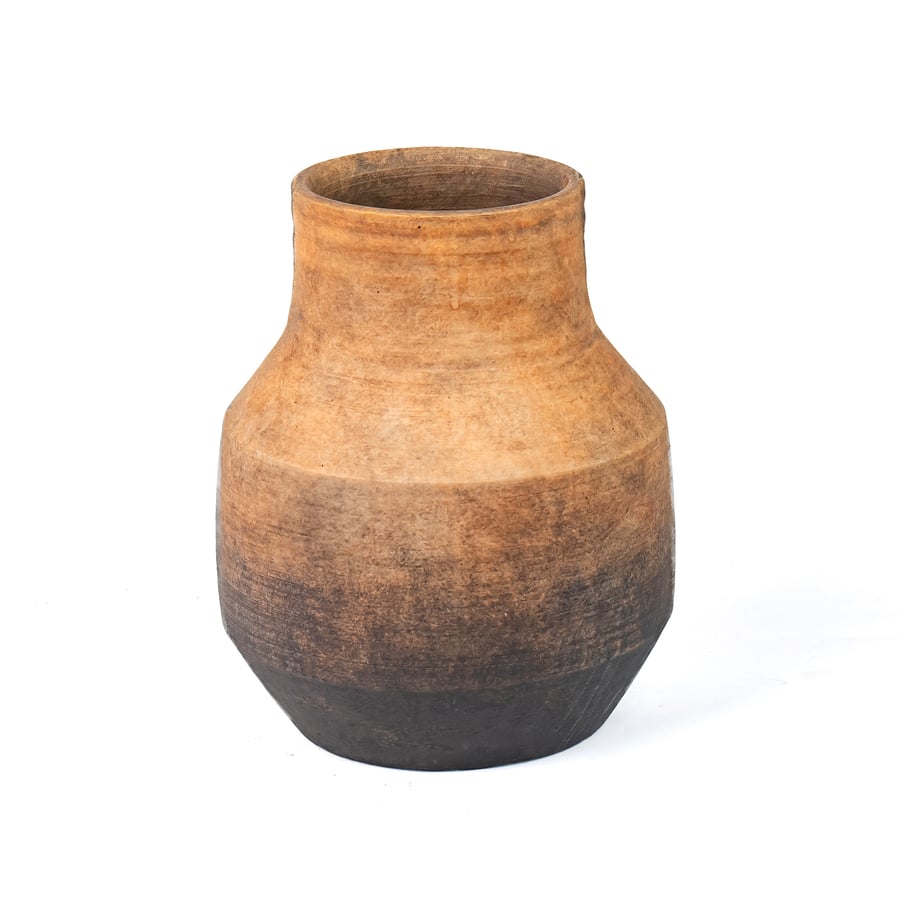 مزهرية تراثية من الطين