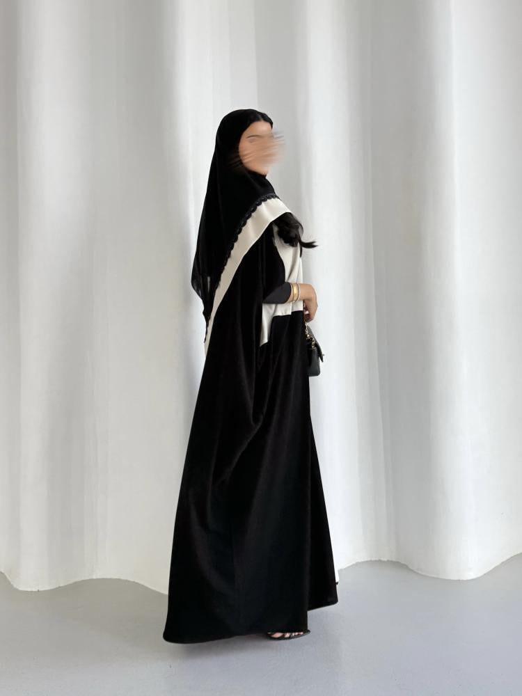 عباية كريب اسود وبيج مع كلفة