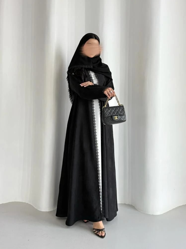 عباية كريب اسود مموج مع كلفة