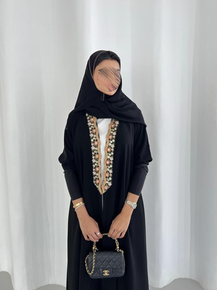عباية كريب اسود مع اكمام استرتش