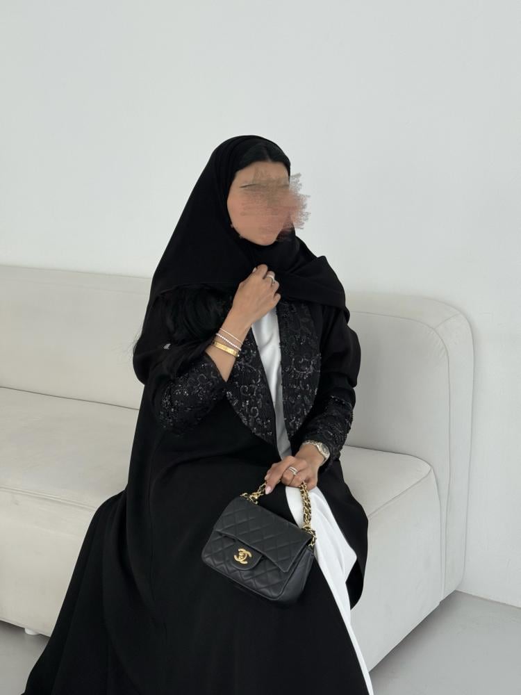 Crepe abaya with French embroidery on the chest and sleeves