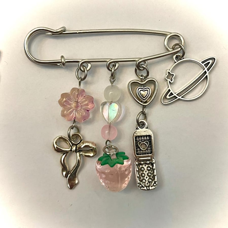 Nana bag pins