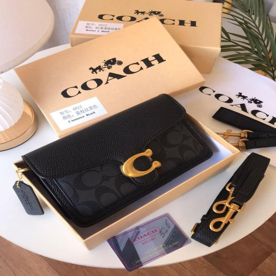 شنطة نسائية من ماركة كوتش COACH