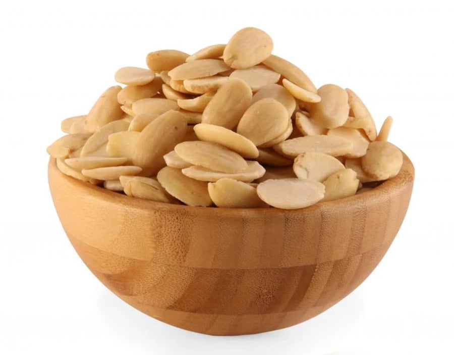 لوز مقشور (أنصاف) : 250 جرام