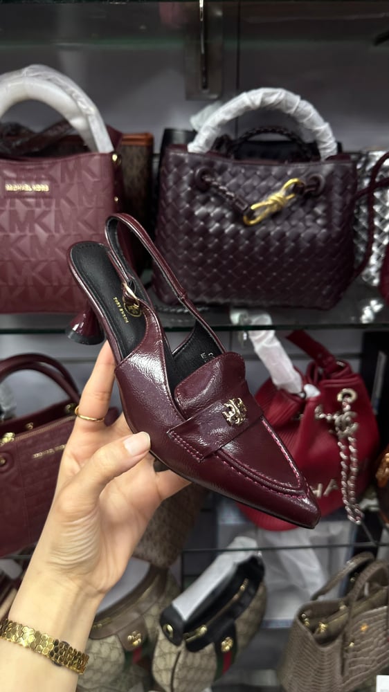 كعب TORY BURCH