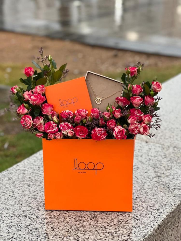 Aoop luxurious necklace