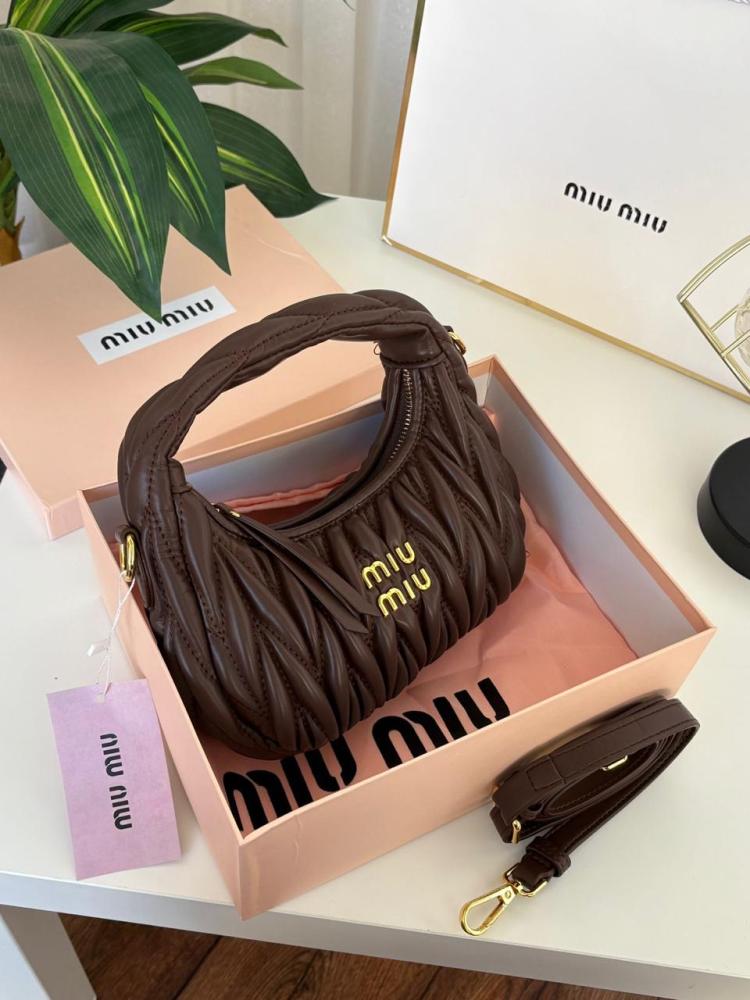 حقيبة Miu Miu بني شوكولاتة