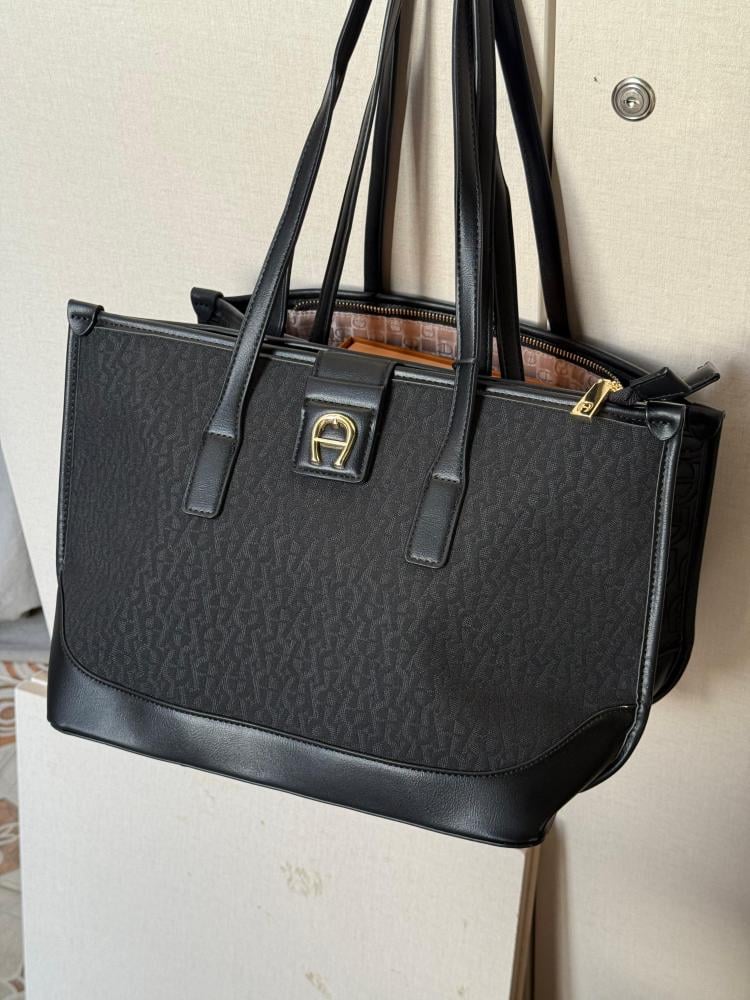 حقيبة اجنر AIGNER اسودقماش توت باق