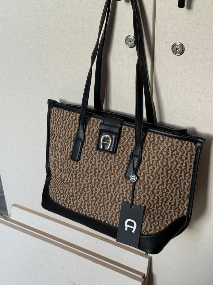 حقيبة اجنر AIGNER توت باق