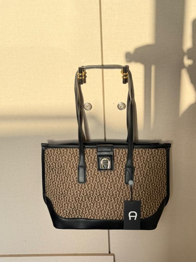 حقيبة اجنر AIGNER توت باق