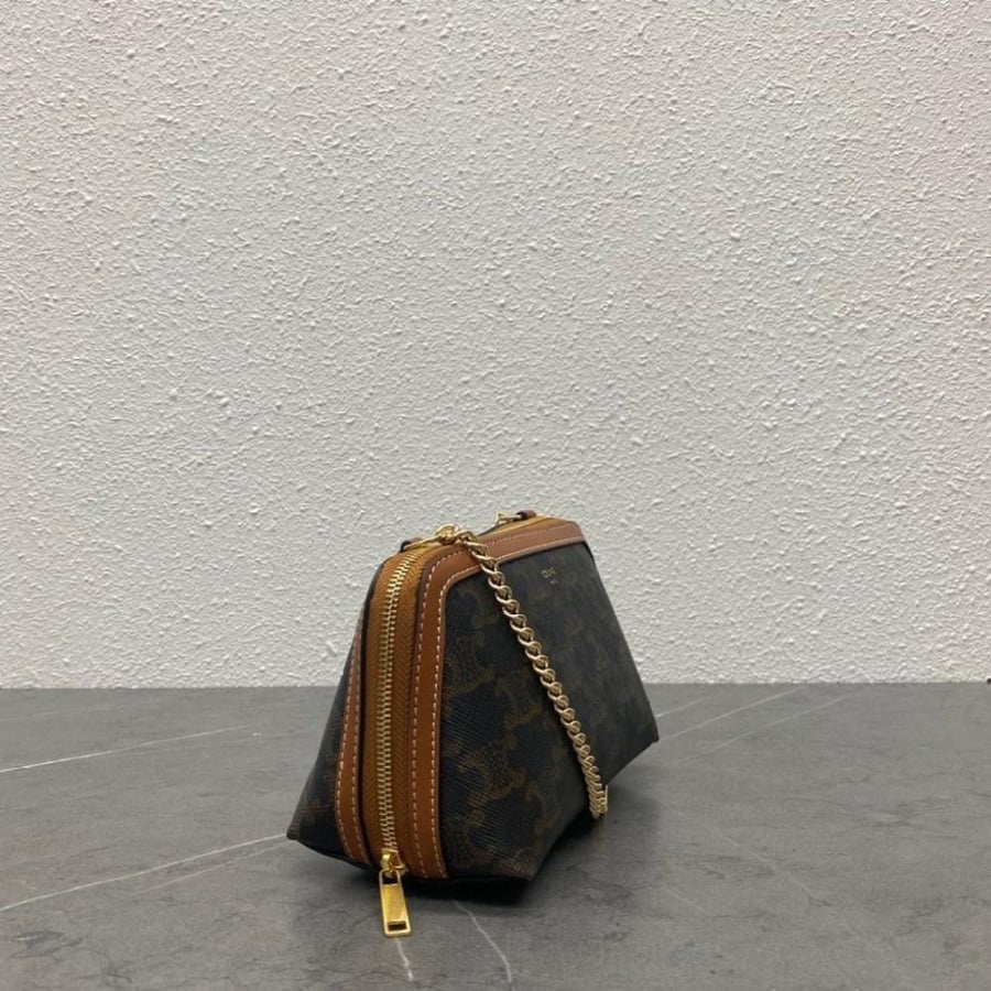 Celine clutch size 16 cm