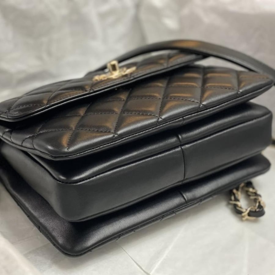 Chanel size 25 cm
