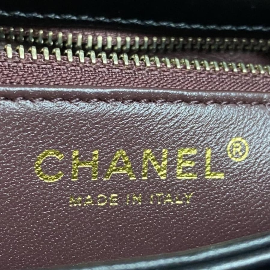 Chanel size 25 cm