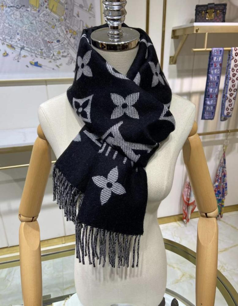 Louis Vuitton - Scarf