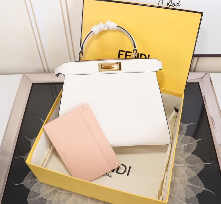 Fendi- 33cm Peekaboo