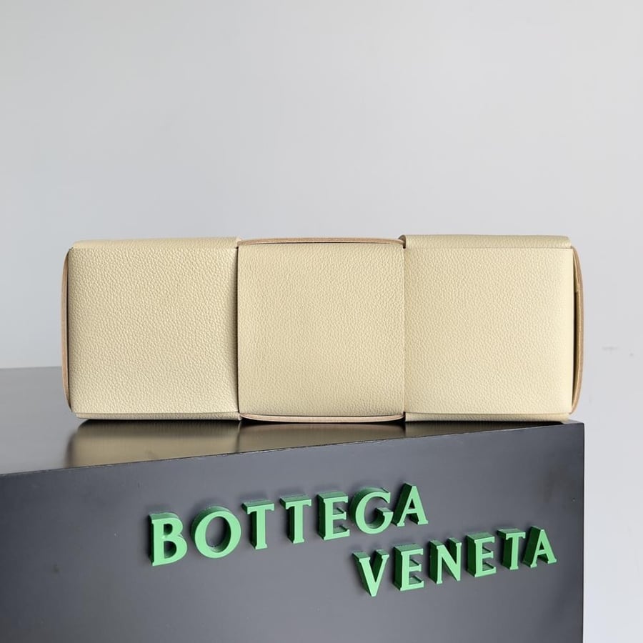 Bottega Small Arco Tote Bag