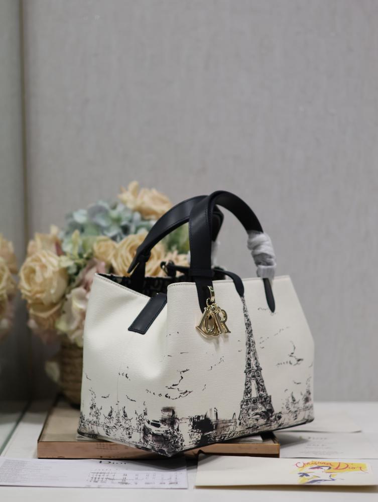 Medium Dior Toujours Bag