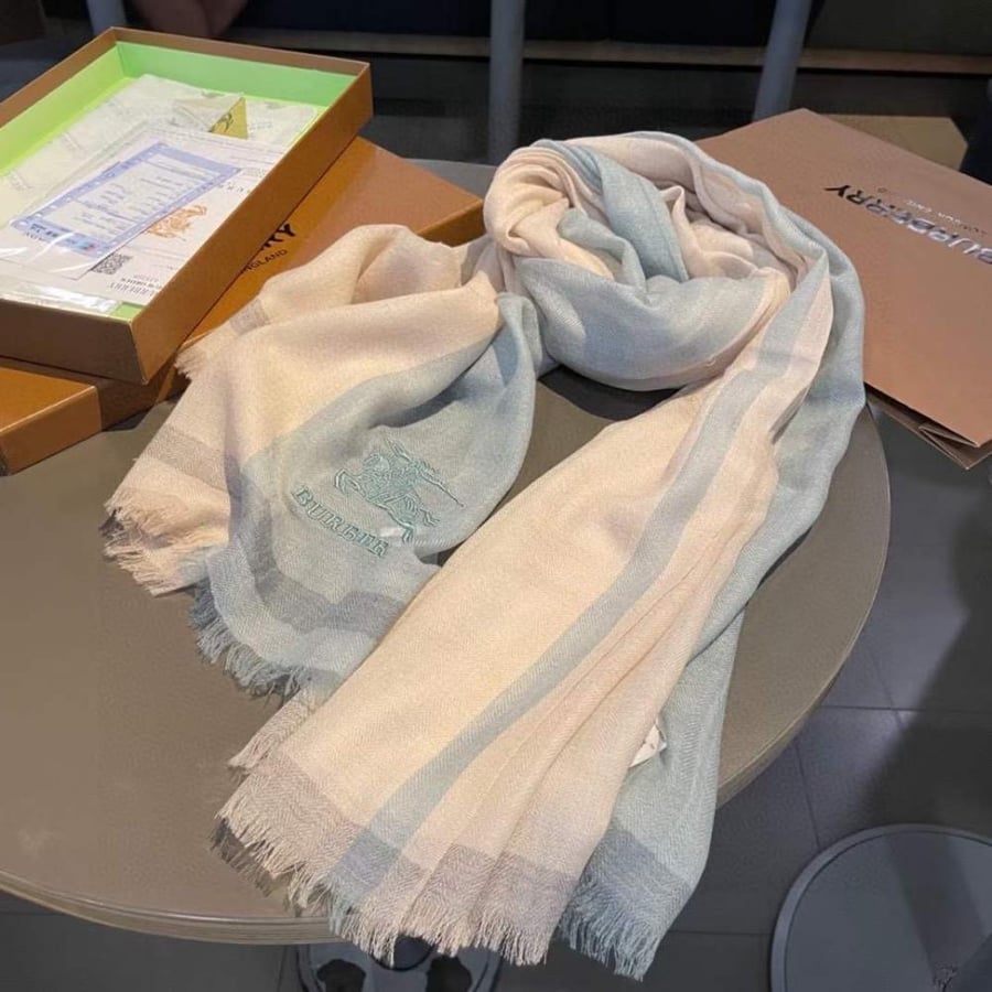 Burberry -Scarf