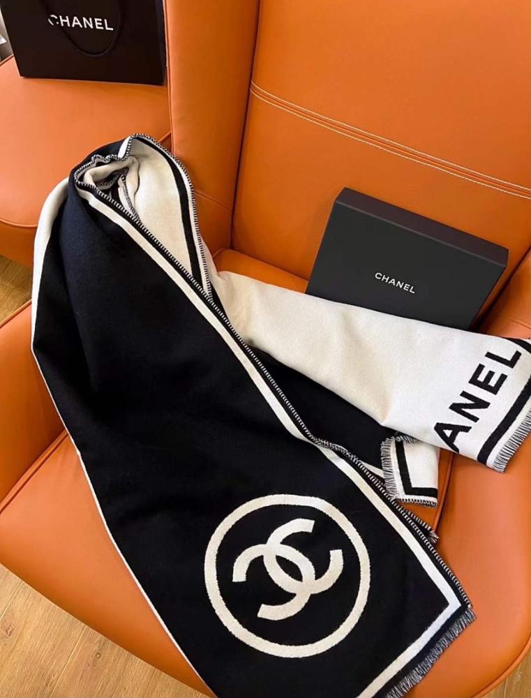 Chanel -Scarf