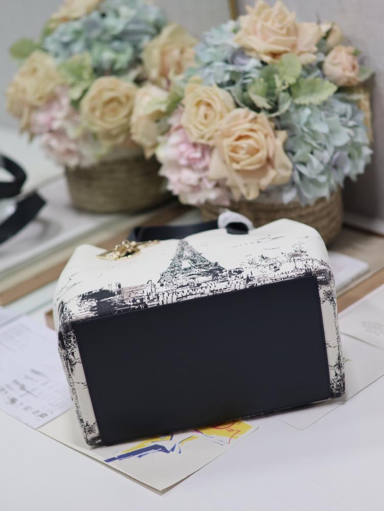 Medium Dior Toujours Bag