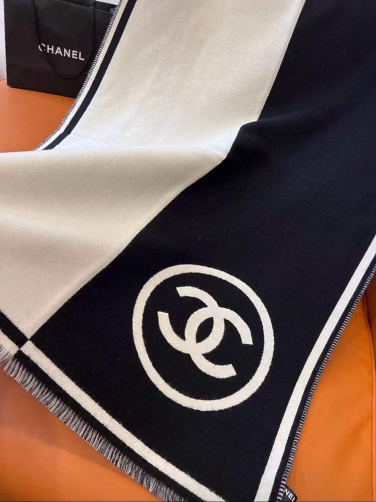Chanel -Scarf