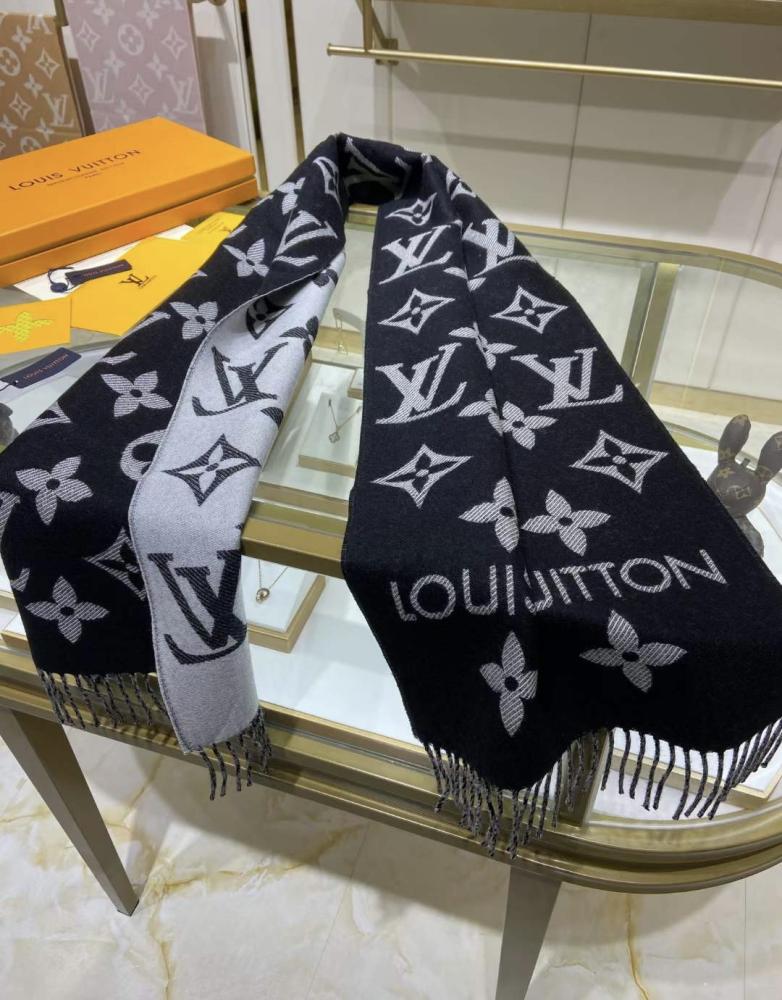 Louis Vuitton - Scarf