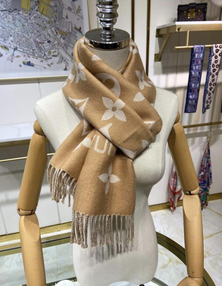 Louis Vuitton - Scarf