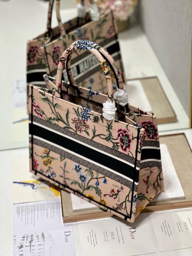 Medium Dior Book Tote