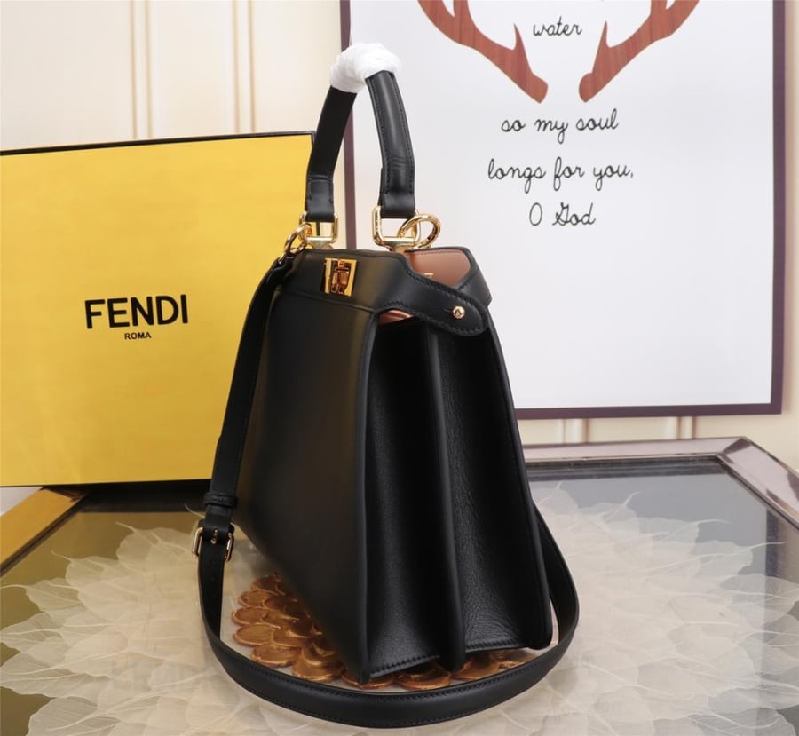 Fendi- 33cm Peekaboo