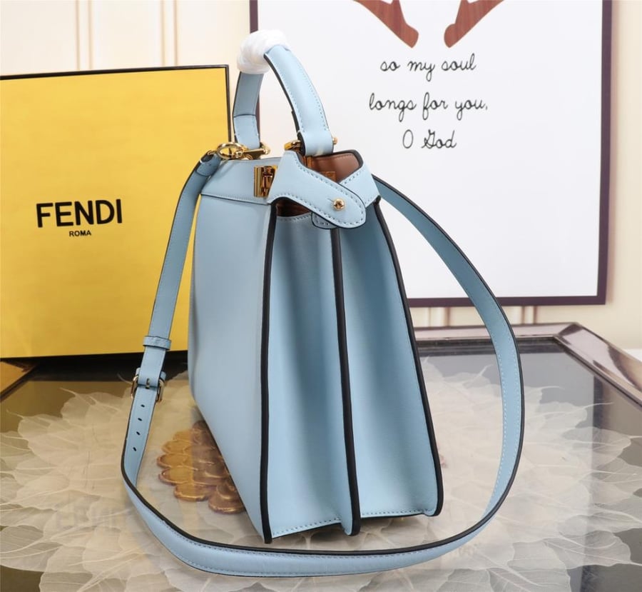 Fendi- 33cm Peekaboo