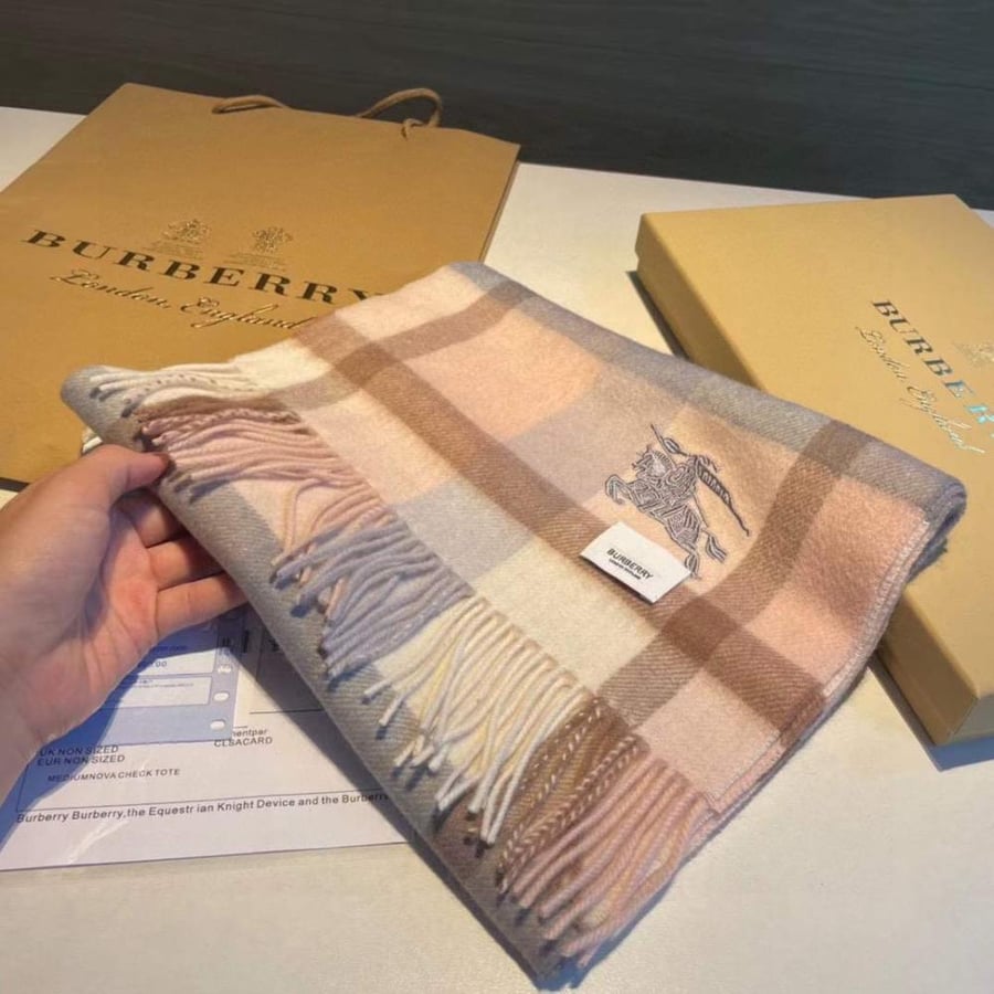Burberry -Scarf