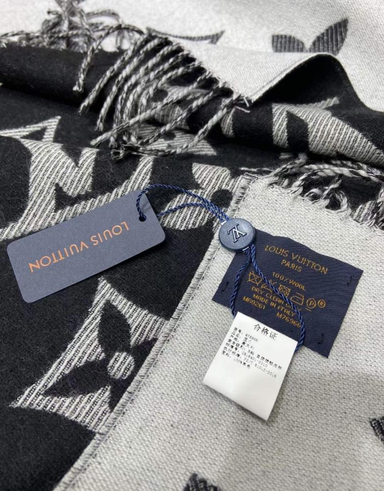 Louis Vuitton - Scarf