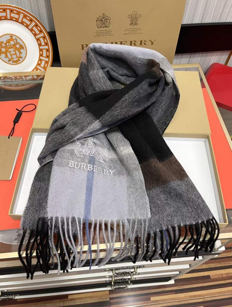 Burberry - Scarf