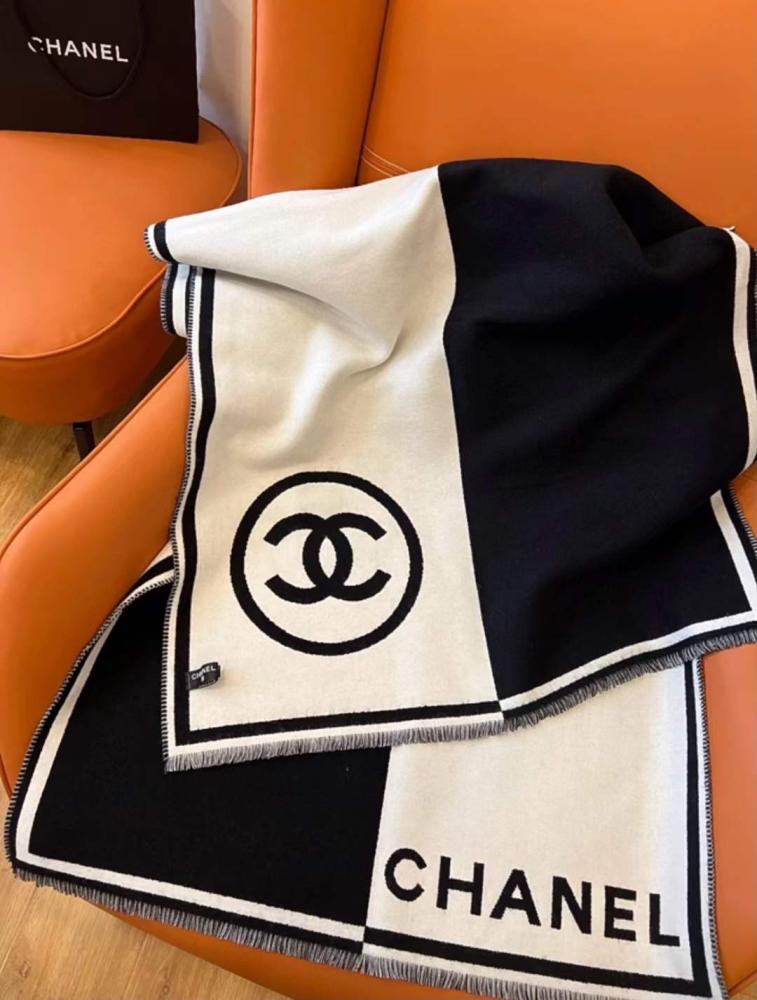 Chanel -Scarf
