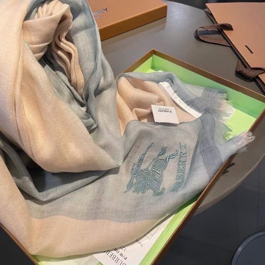 Burberry -Scarf
